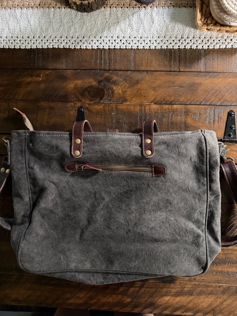 Myra Weekender bag - Picture 2 of 2